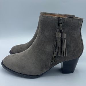 NEW Vionic Madeline boot in GREIGE